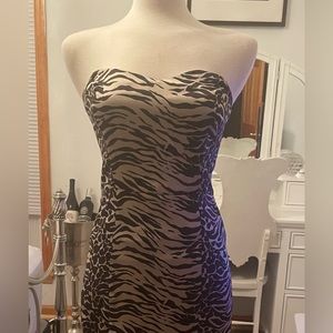 Silk zebra-print strapless cocktail dress! Designer is Corey Lynn Calter Size 6